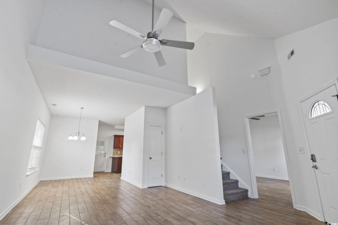 486 Copenhagen Dr. Photo 10