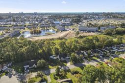 486 Copenhagen Dr. photo 4