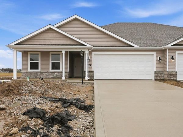 1004 Butler Lake Court, Fort Wayne, IN 46818