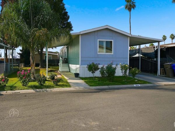 6601 Eucalyptus Drive, Unit 207, Bakersfield, CA 93306