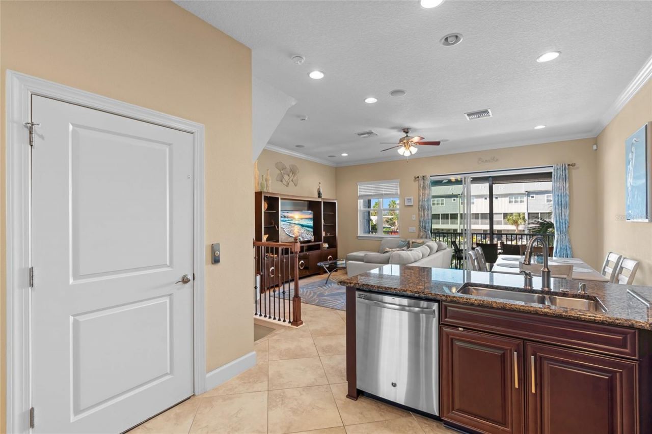 6043 Anchorage Way S, Saint Petersburg, FL 33712 Photo