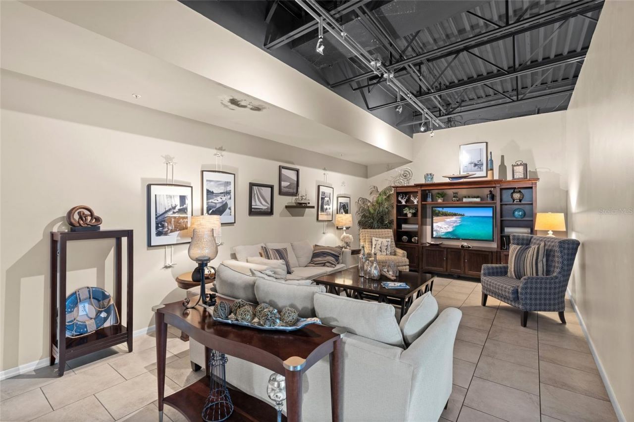 6043 Anchorage Way S, Saint Petersburg, FL 33712 Photo