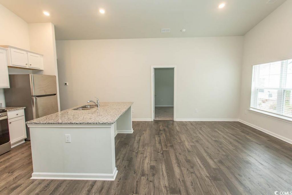 1544 Jardine Loop Photo 11