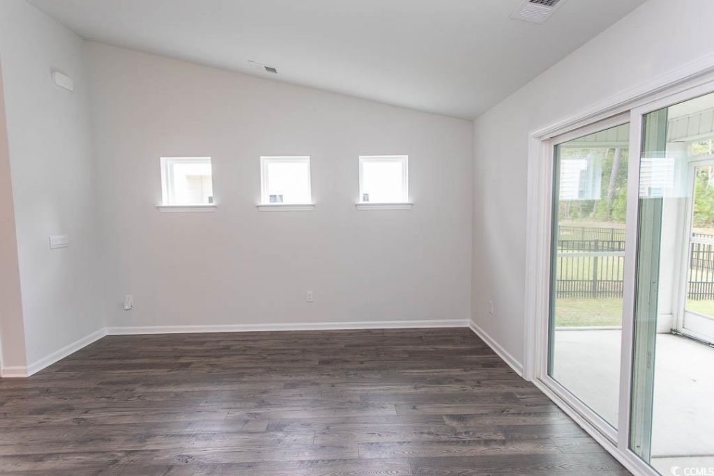 1544 Jardine Loop Photo 13