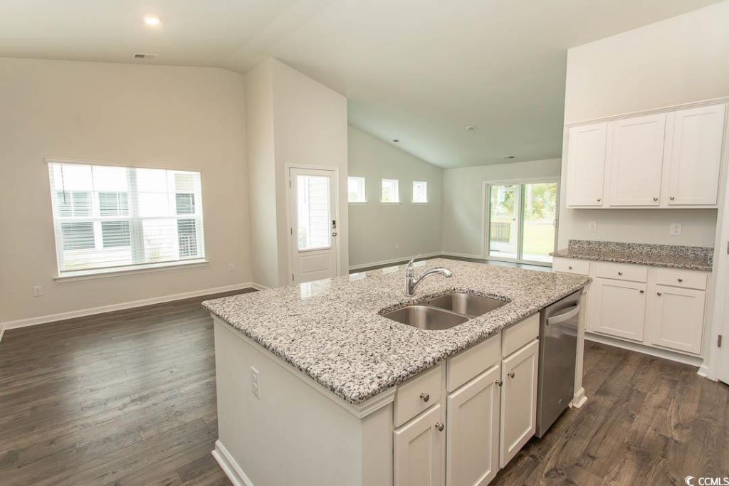 1544 Jardine Loop Photo 8