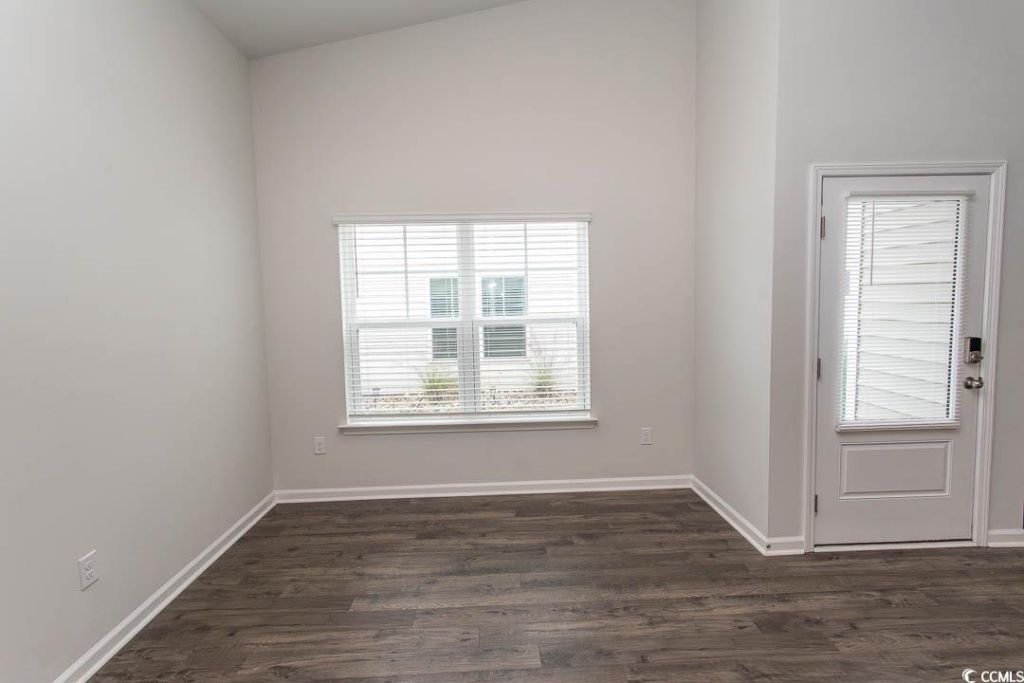 1544 Jardine Loop Photo 9