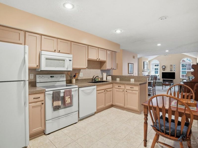 8444 Waterleaf Lane, West Chester, OH 45069 Photo 8