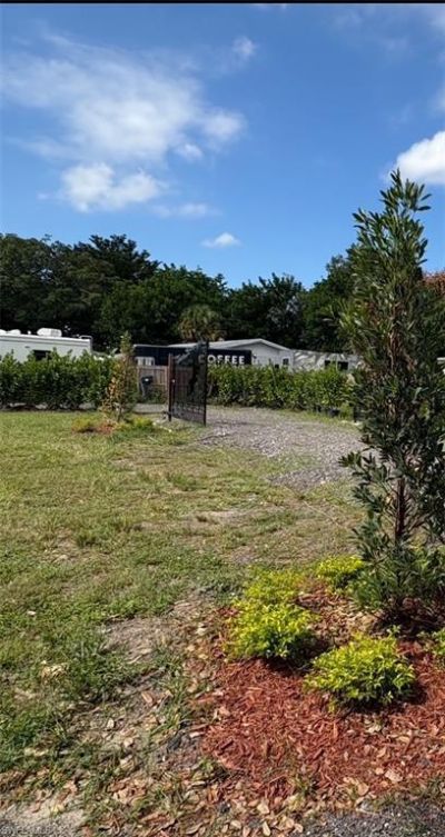 418 Cactus Cir, Lehigh Acres, FL 33936 Photo