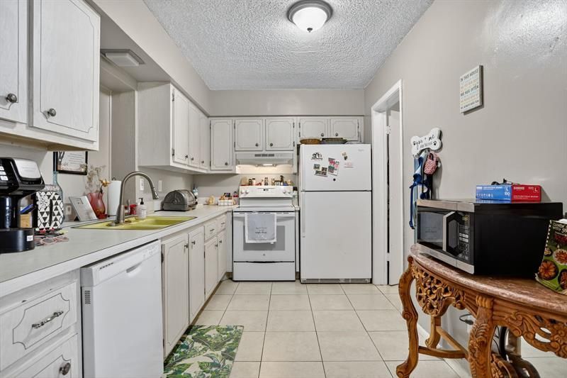 9806 NW 71st Street, Tamarac, FL 33321 Photo