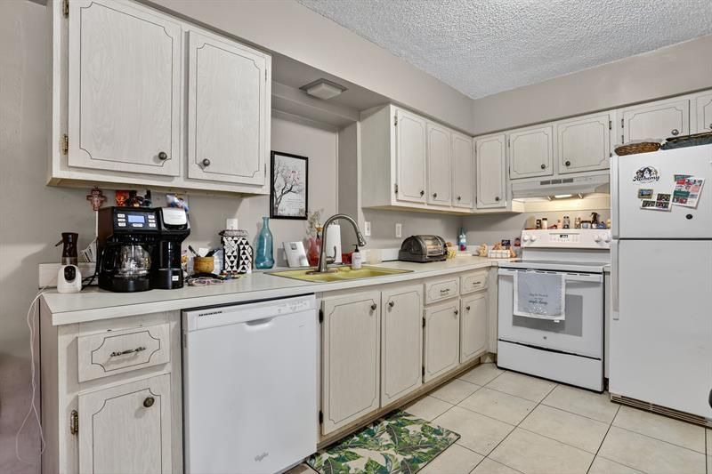 9806 NW 71st Street, Tamarac, FL 33321 Photo