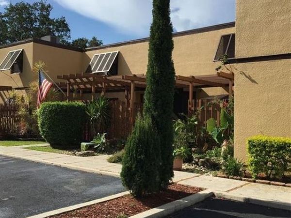 10740 S Golfview Drive, Pembroke Pines, FL 33026