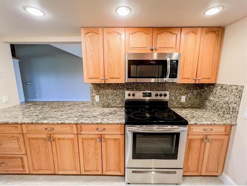 10740 S Golfview Drive, Pembroke Pines, FL 33026 Photo