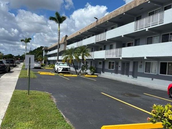 11005 SW 1st St, Unit 302, Sweetwater, FL 33174