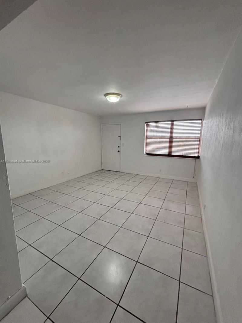 11005 SW 1st St, Unit 302, Sweetwater, FL 33174 Photo