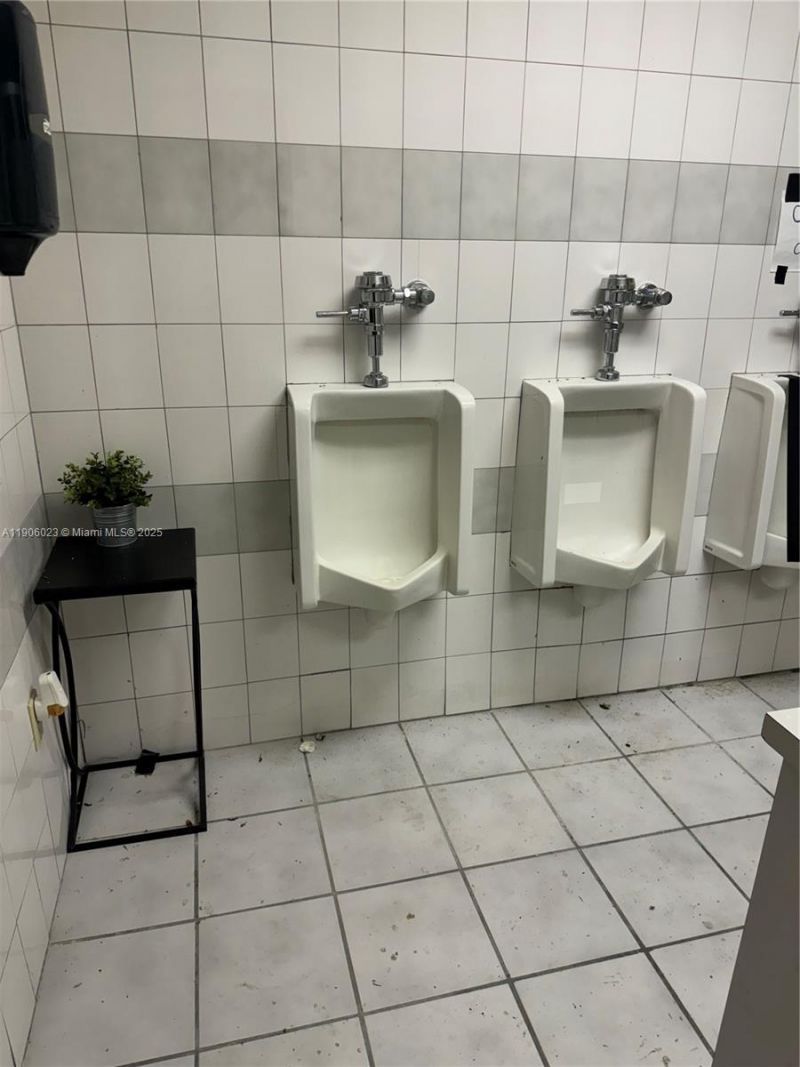 12495 NE 2nd Ave, North Miami, FL 33161 Photo