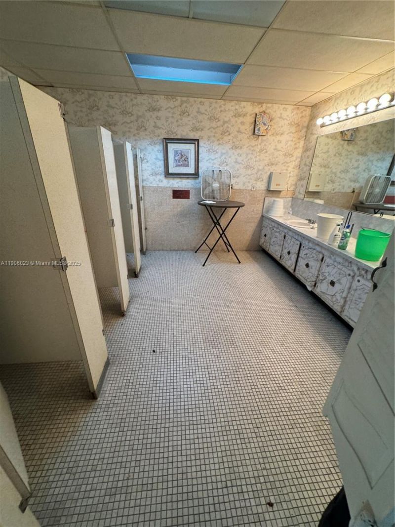 12495 NE 2nd Ave, North Miami, FL 33161 Photo