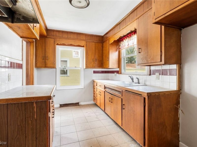 834 Devine Street, Alliance, OH 44601 Photo 12