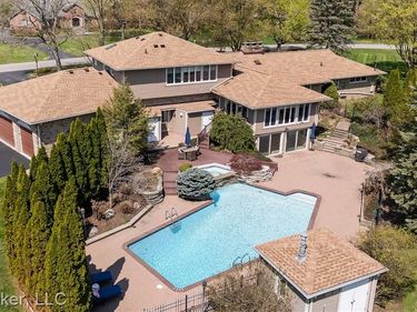 7357 W Greenwich Drive, Bloomfield Hills, MI 48301