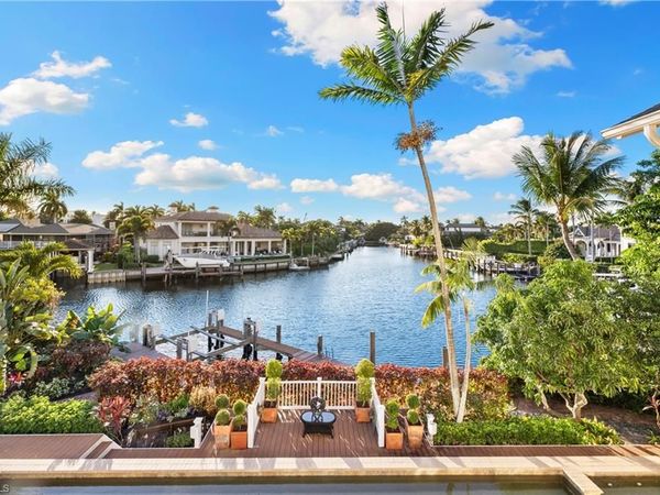 2170 Marina DR, NAPLES, FL 34102