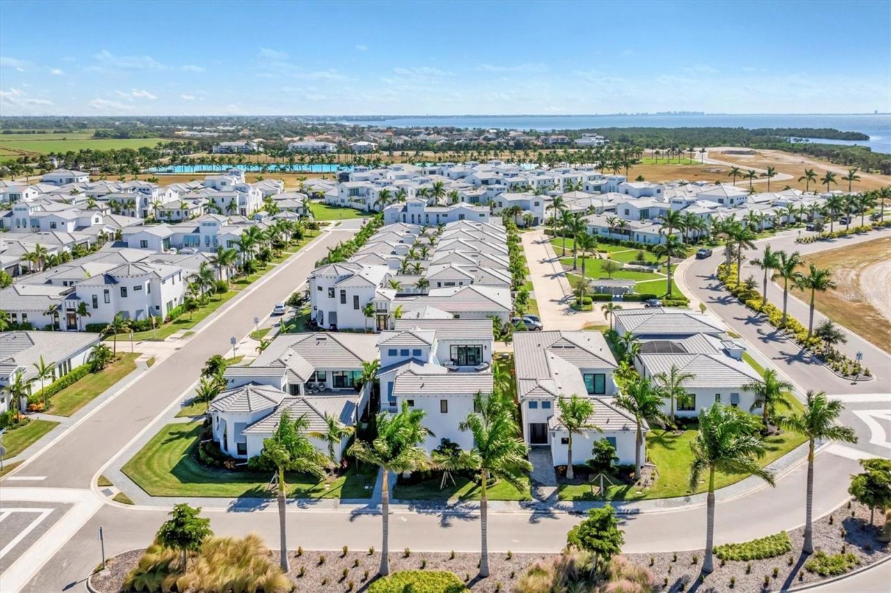 5951 Redbay Boulevard, Bradenton, FL 34210 Photo