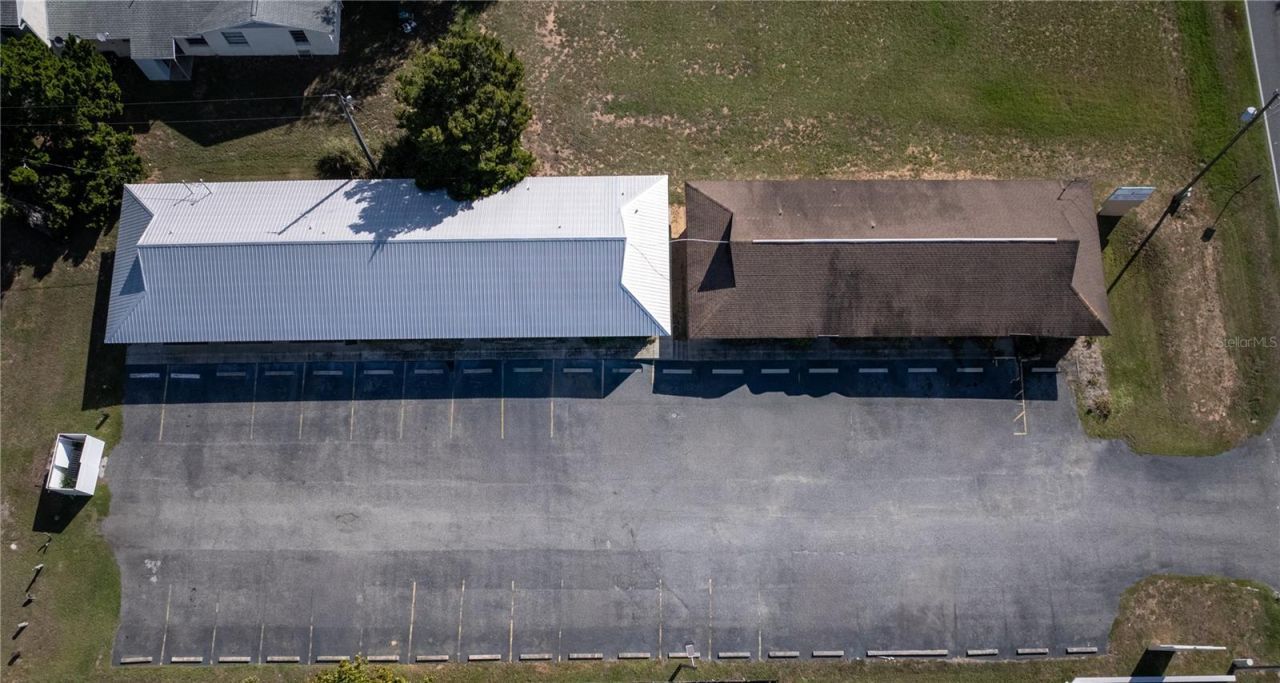 915 E Alfred Street, Tavares, FL 32778 Photo