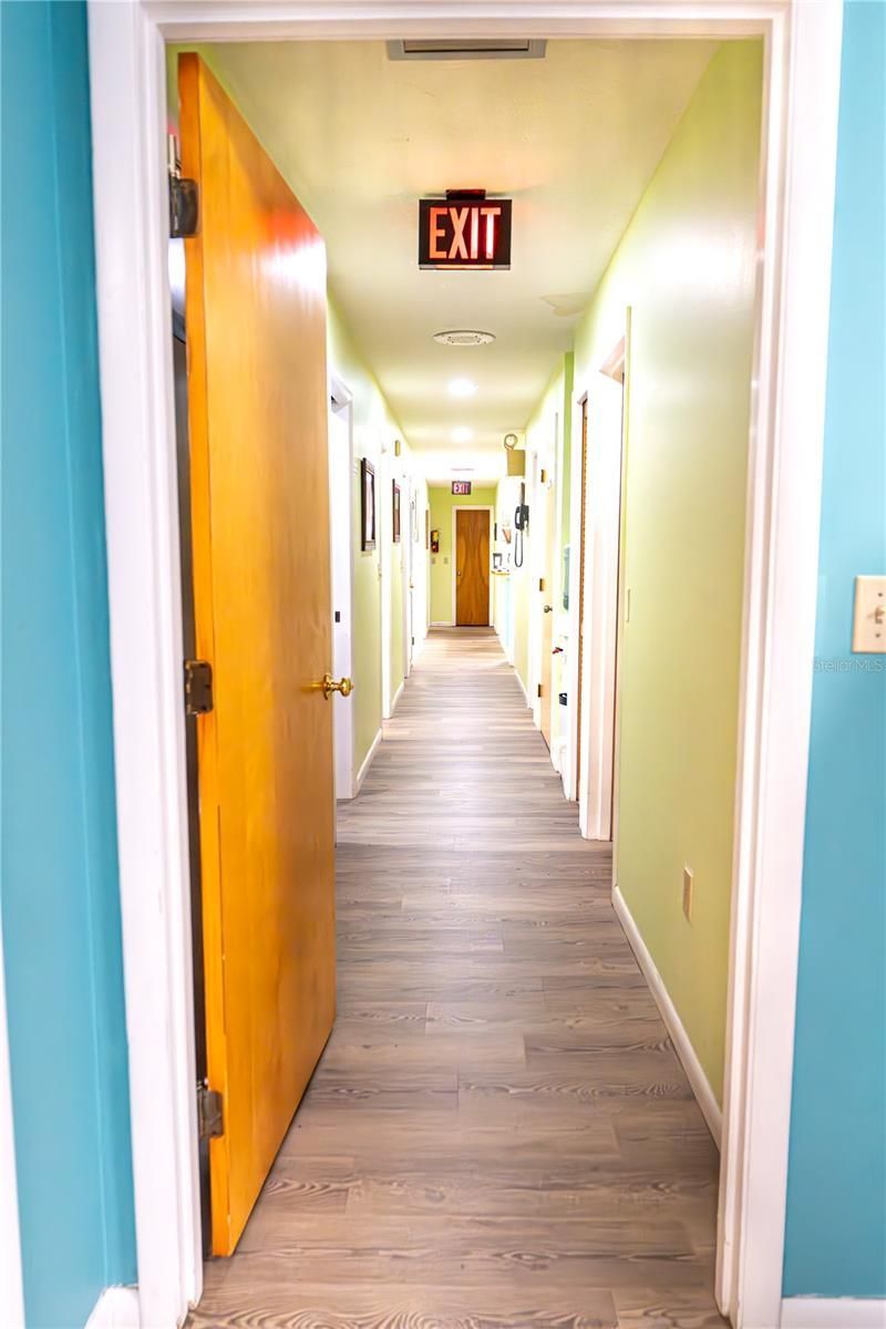 915 E Alfred Street, Tavares, FL 32778 Photo