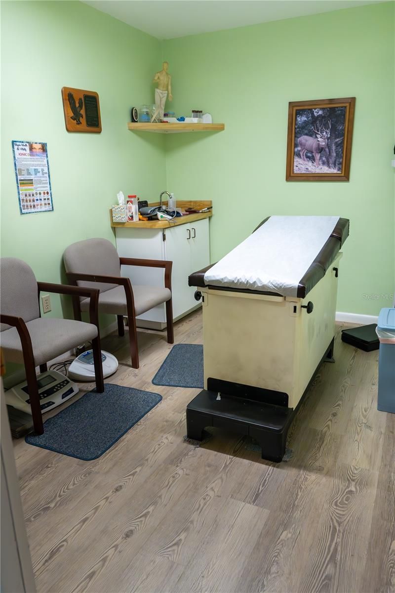 915 E Alfred Street, Tavares, FL 32778 Photo