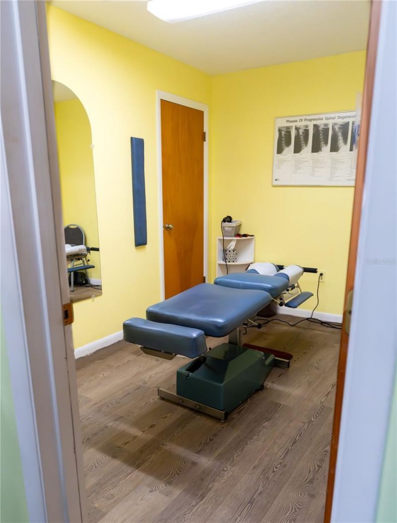 915 E Alfred Street, Tavares, FL 32778 Photo