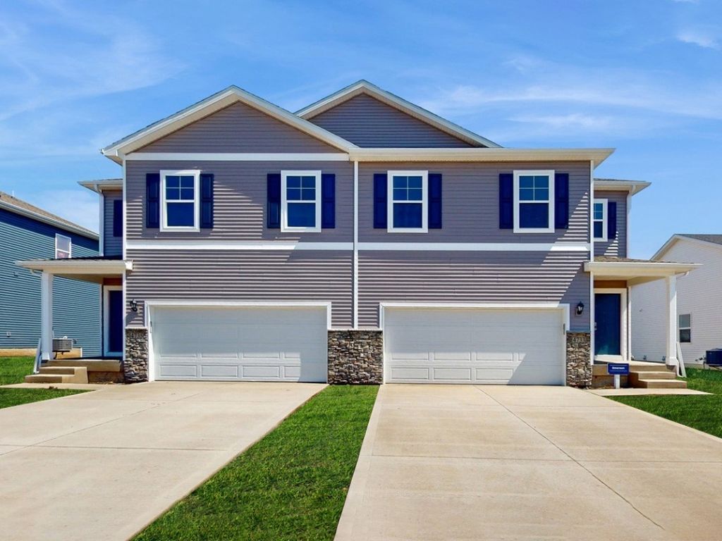 716 Magnolia Way, Tiffin, IA 52340 Main Photo