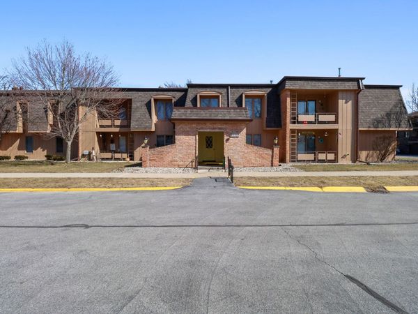 8825 Janeway Court, Unit 8, Munster, IN 46321