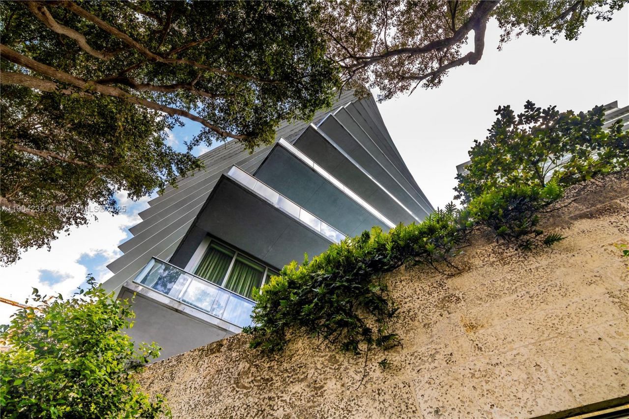 2675 S Bayshore Dr, Unit 1601S, Miami, FL 33133 Photo