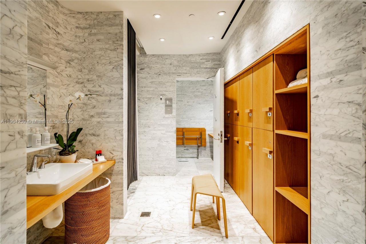 2675 S Bayshore Dr, Unit 1601S, Miami, FL 33133 Photo