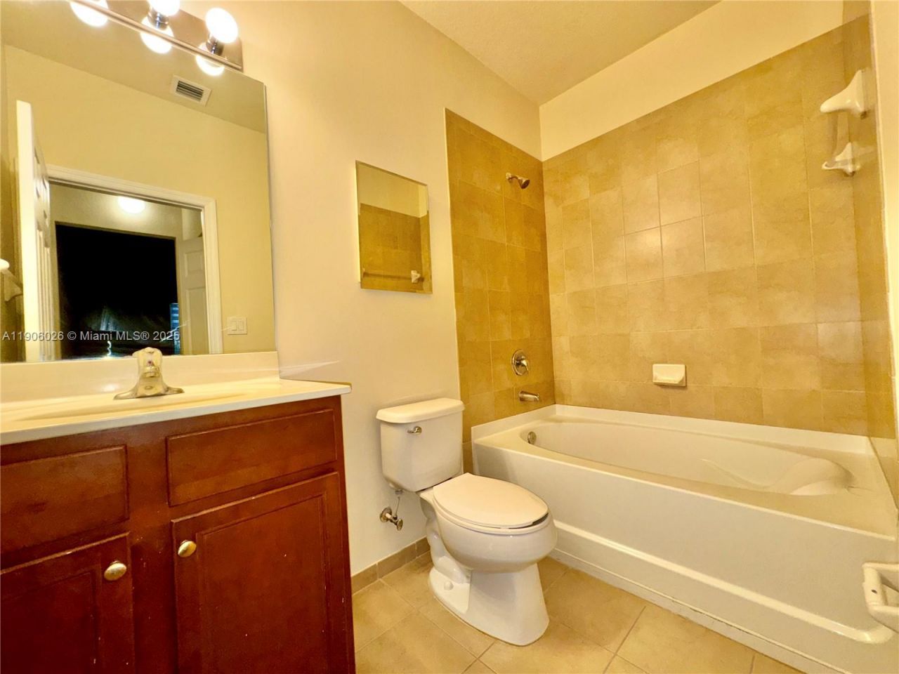 8650 NW 97th Ave, Unit 204, Doral, FL 33178 Photo