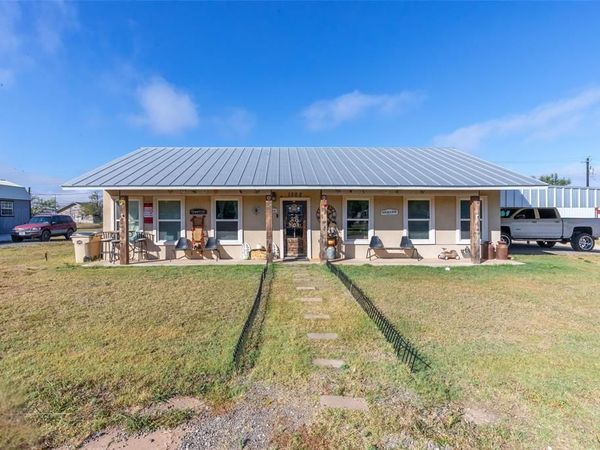 1502 Avenue N N, Anson, TX 79501