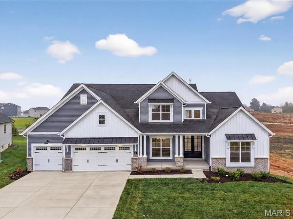 8 Country House Court, O'Fallon, MO 63385