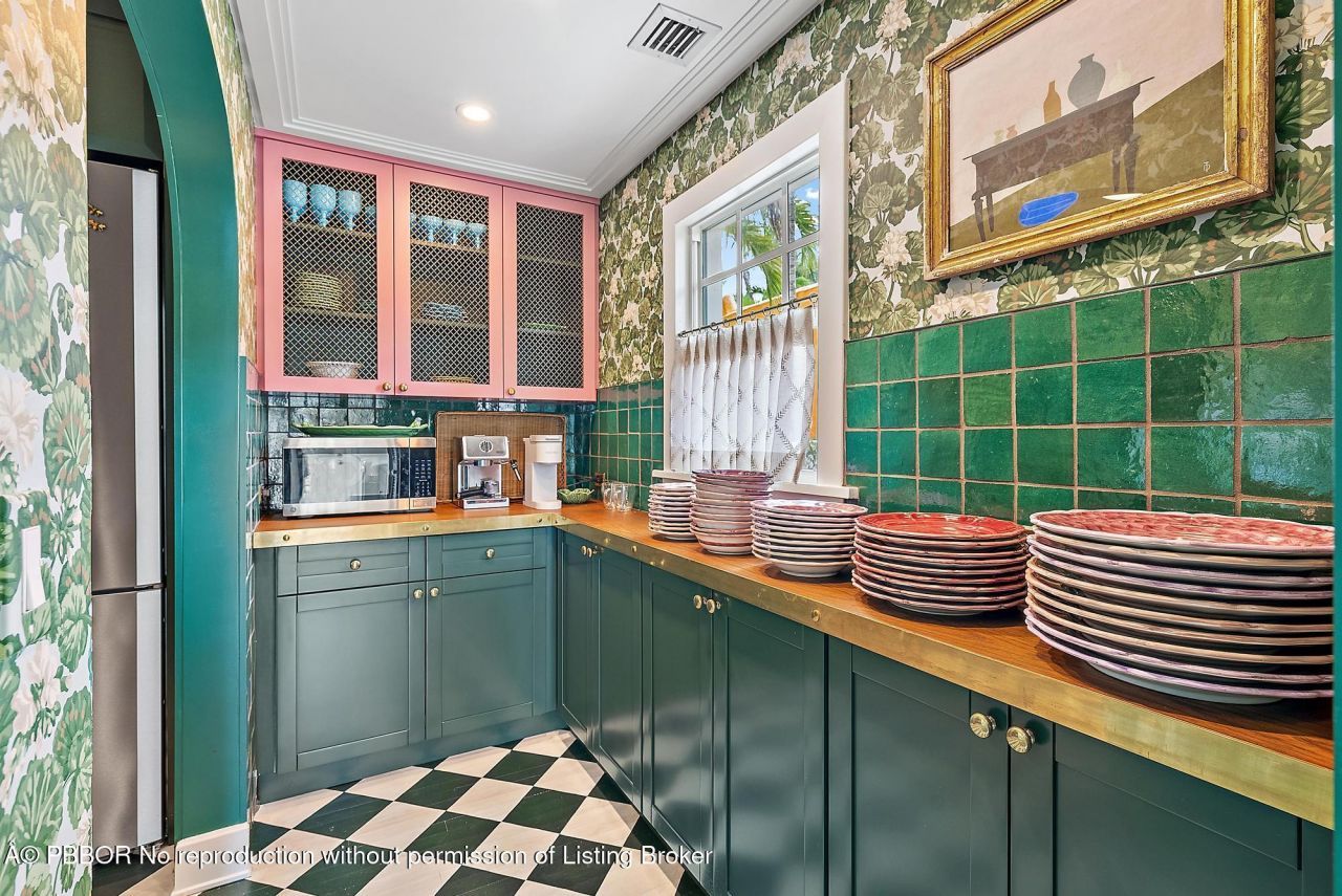 333 Pilgrim Road, West Palm Beach, FL 33405 Photo