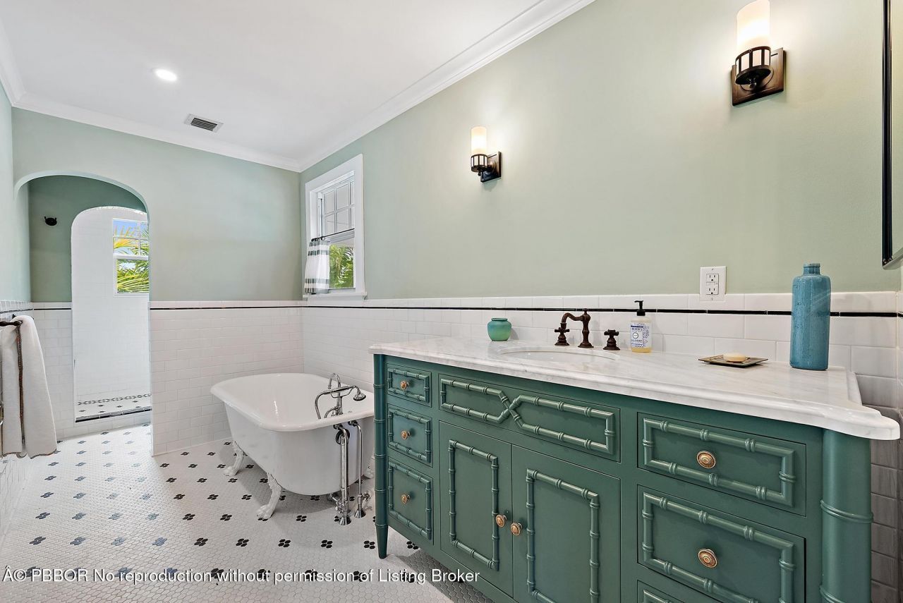 333 Pilgrim Road, West Palm Beach, FL 33405 Photo