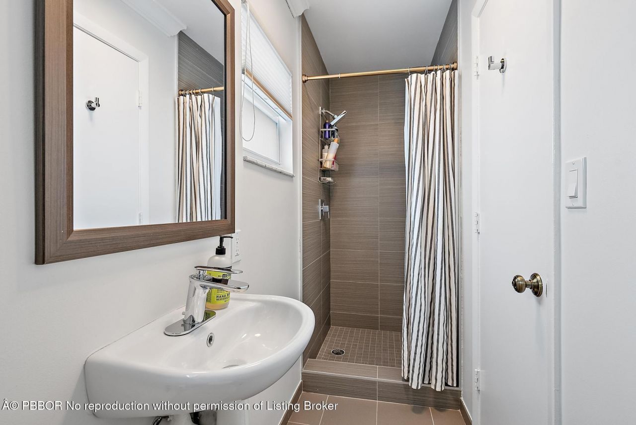 333 Pilgrim Road, West Palm Beach, FL 33405 Photo