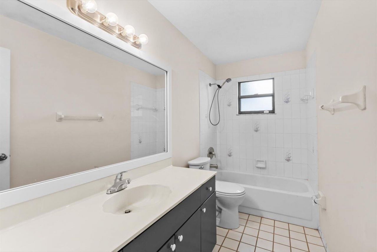 1825 SW Cameo Boulevard, Port Saint Lucie, FL 34953 Photo