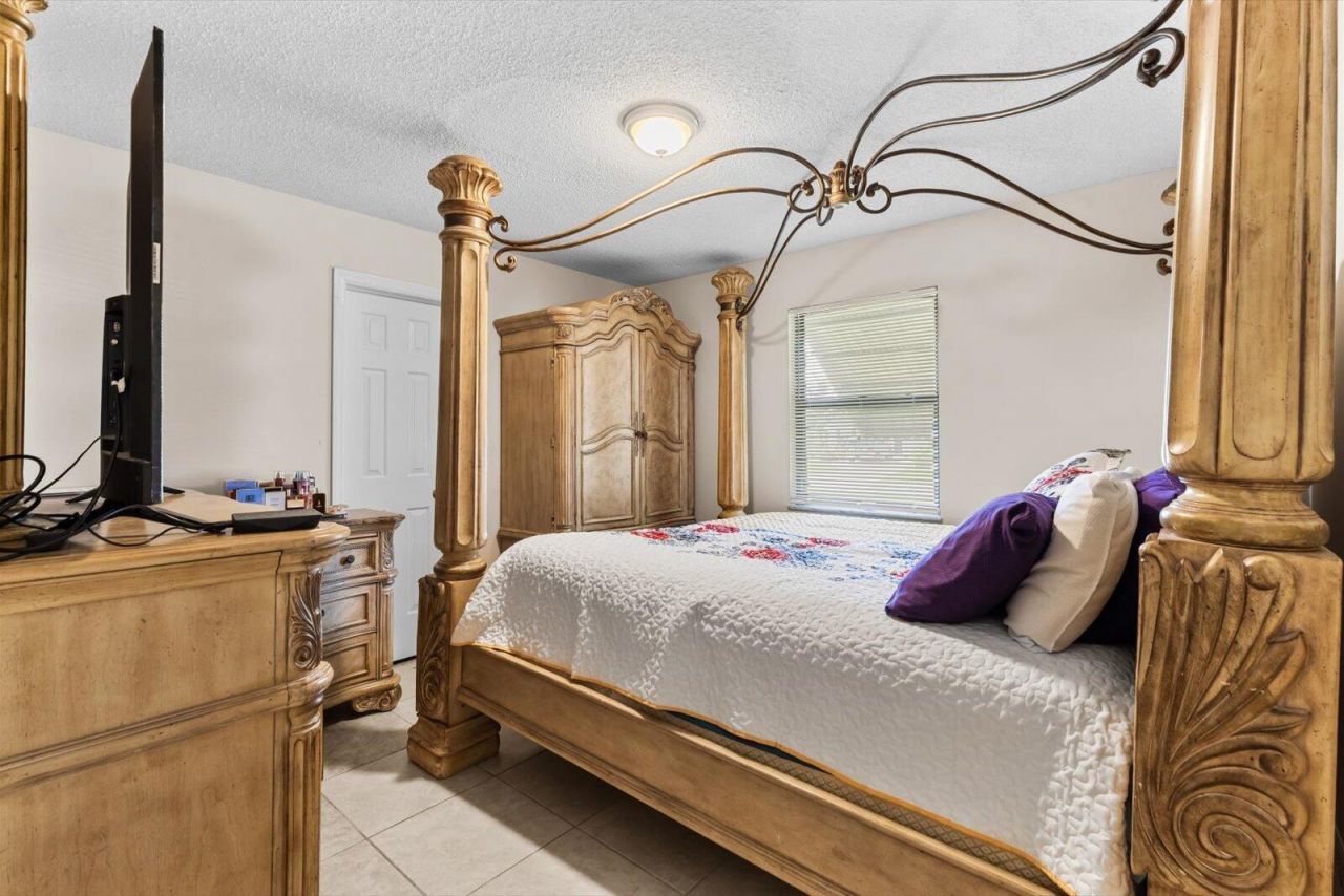 1825 SW Cameo Boulevard, Port Saint Lucie, FL 34953 Photo