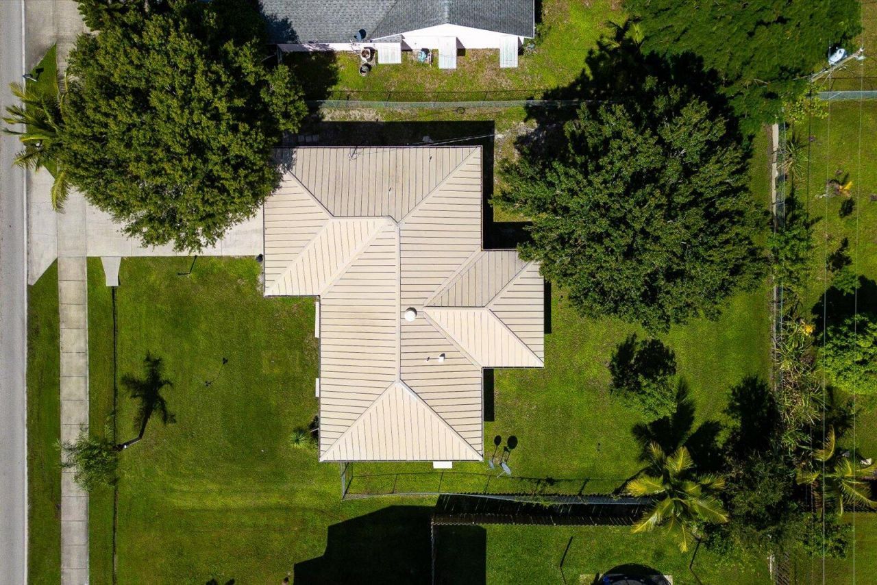 1825 SW Cameo Boulevard, Port Saint Lucie, FL 34953 Photo