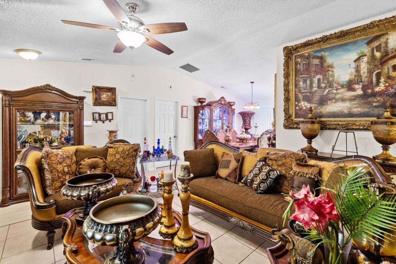 1825 SW Cameo Boulevard, Port Saint Lucie, FL 34953 Photo