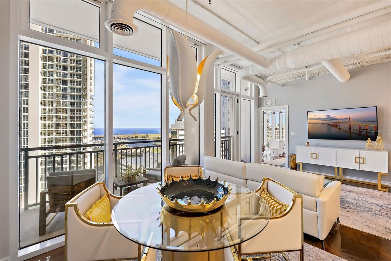 175 2nd Street S, Unit P-08, Saint Petersburg, FL 33701 Photo