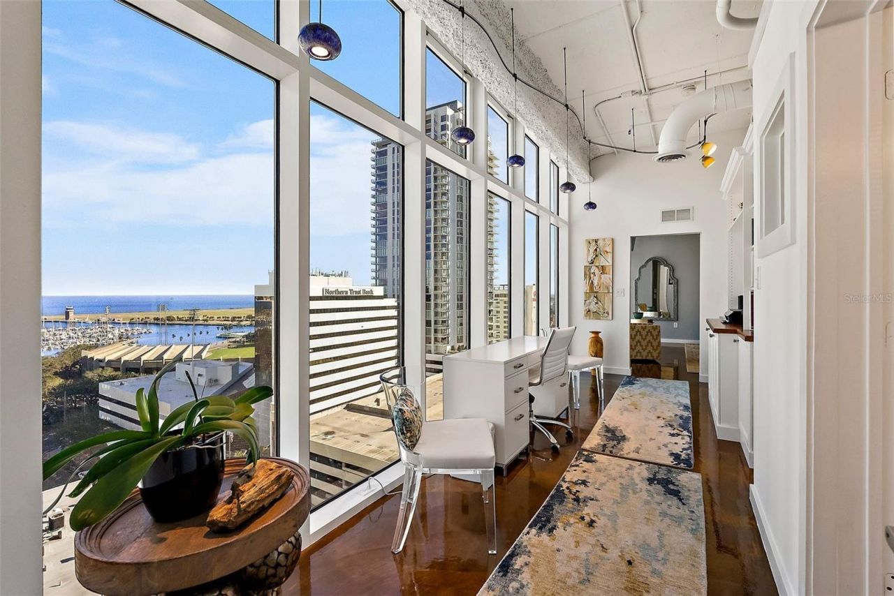 175 2nd Street S, Unit P-08, Saint Petersburg, FL 33701 Photo