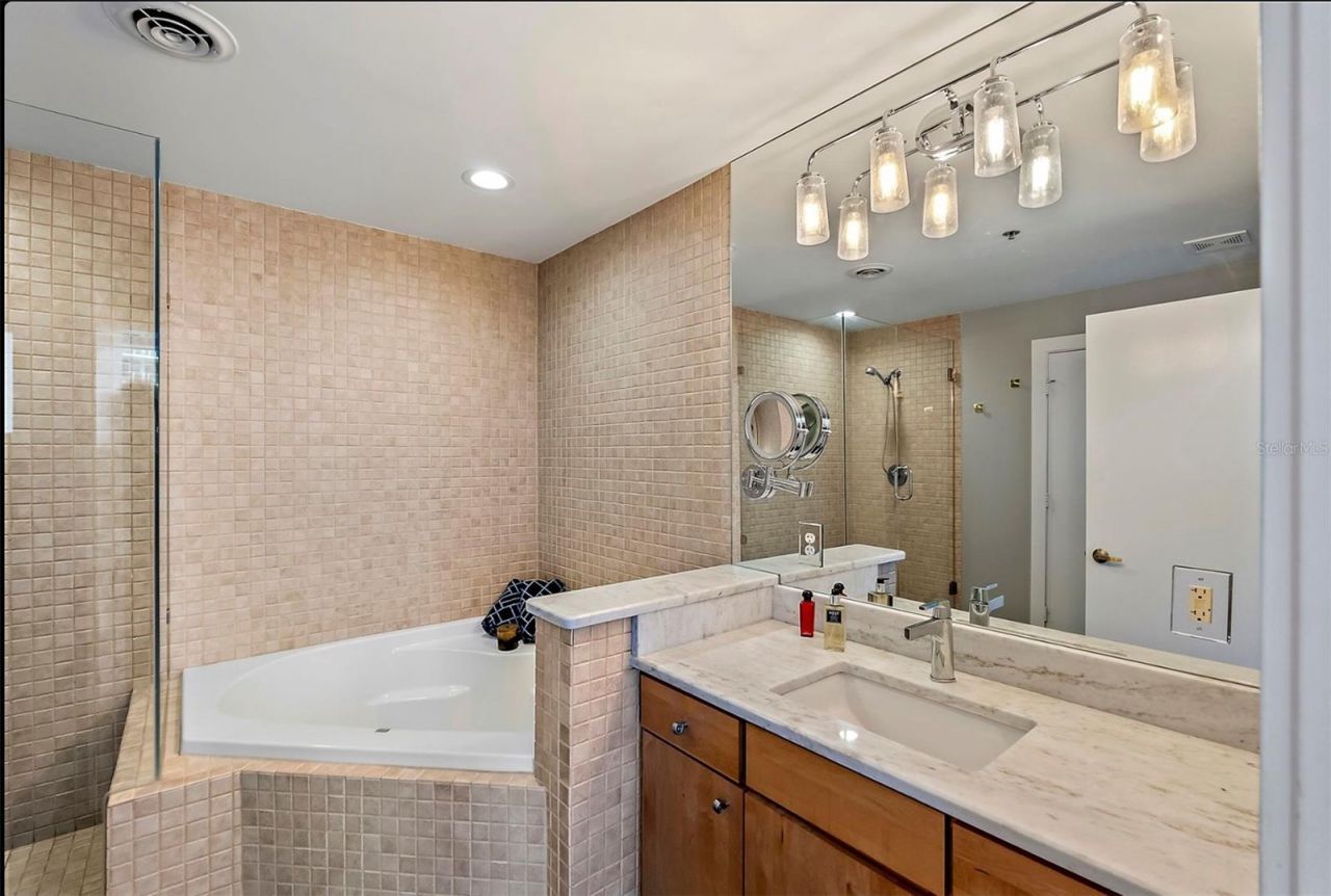 175 2nd Street S, Unit P-08, Saint Petersburg, FL 33701 Photo