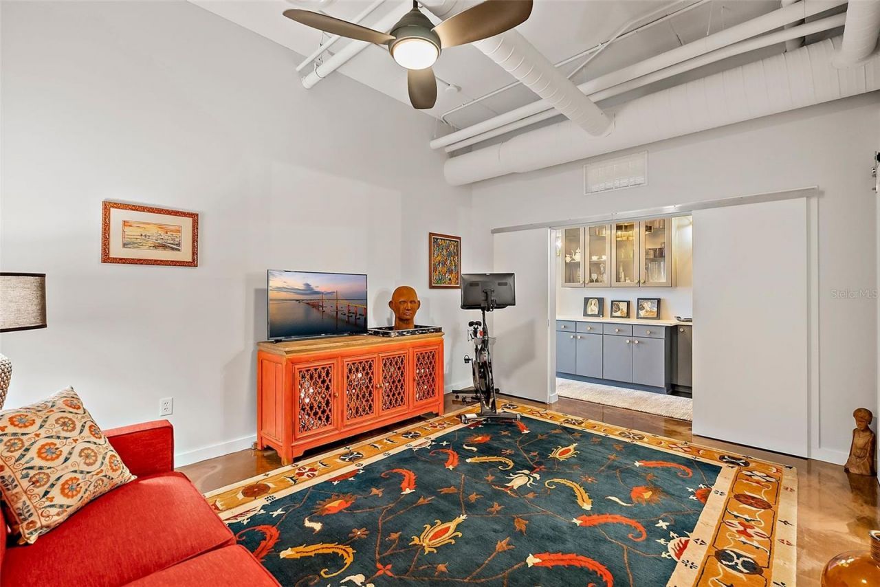 175 2nd Street S, Unit P-08, Saint Petersburg, FL 33701 Photo