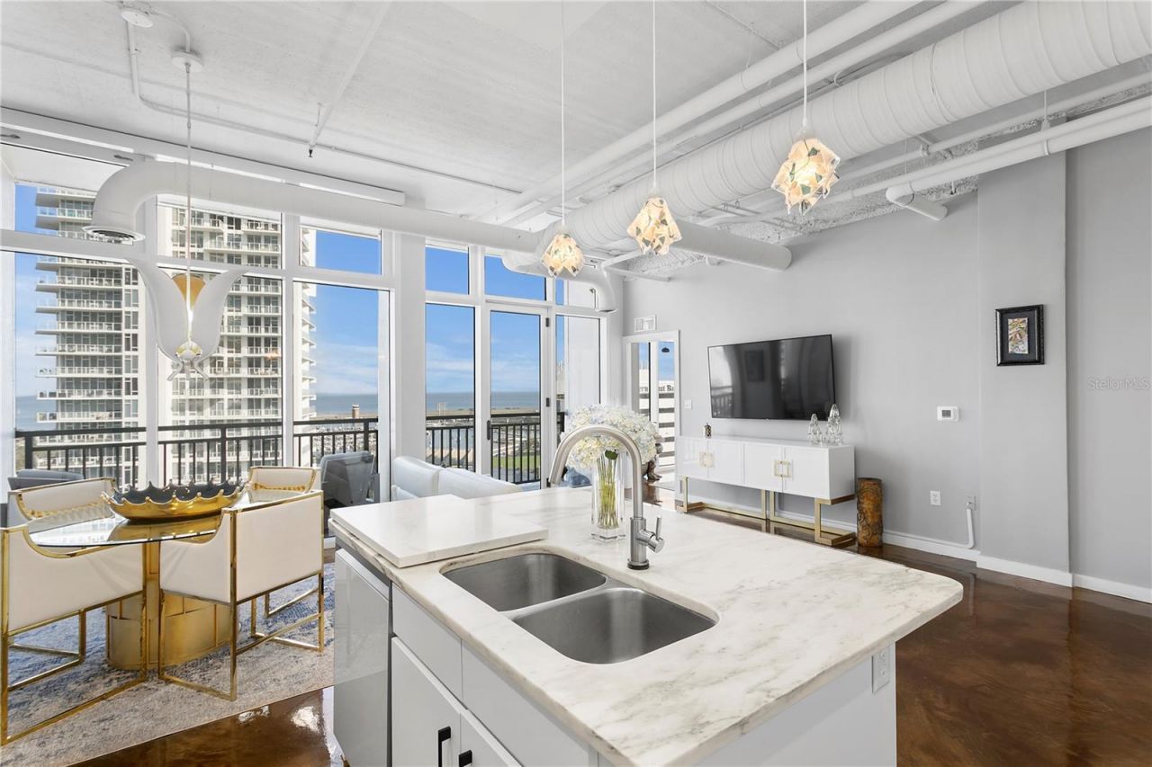 175 2nd Street S, Unit P-08, Saint Petersburg, FL 33701 Photo