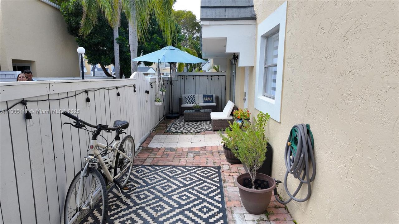 4555 SW 68th Ct Cir, Unit 111, Miami, FL 33155 Photo