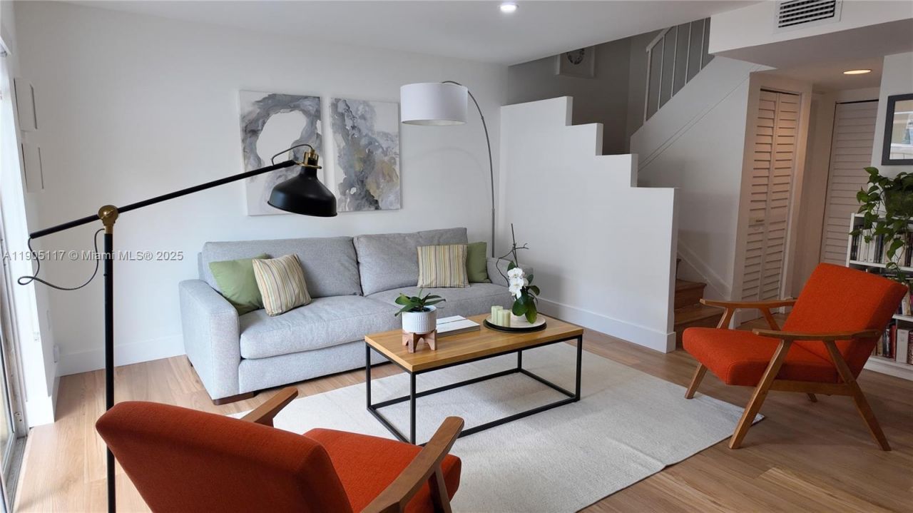 4555 SW 68th Ct Cir, Unit 111, Miami, FL 33155 Photo