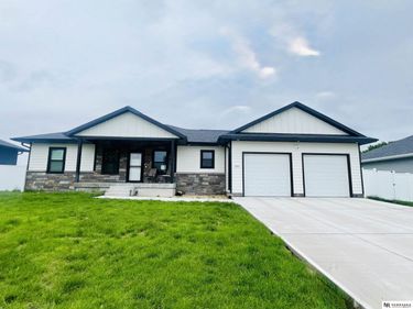 1001 Trail Drive, Valentine, NE 69201